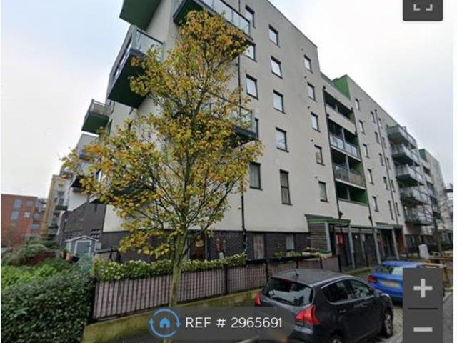 Crown Drive, Romford RM7, 2 bed flat to rent, £1,790 pcm | PrimeLocation
