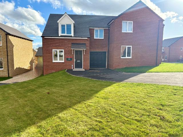 Crown Gardens, Mansfield NG19, 3 bed semi detached house to rent, £1,150 pcm | PrimeLocation