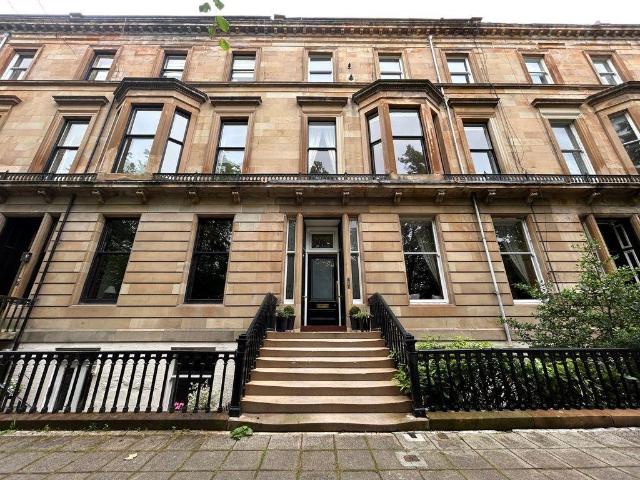 Crown Gardens, Dowanhill, Glasgow, G12 2 bed flat to rent £1,500 pcm £346 pw