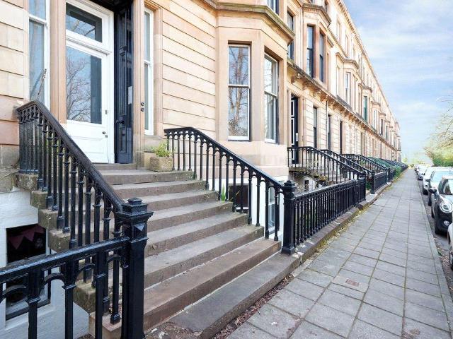 Crown Gardens, Dowanhill, Glasgow 2 bed apartment to rent £1,595 pcm £368 pw