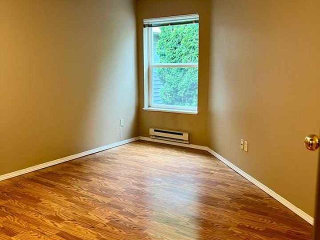 Crown Hill Court 1 Bedroom Apartment for Rent at 9514 8th Ave Nw, Seattle, WA 98117 Greenwood