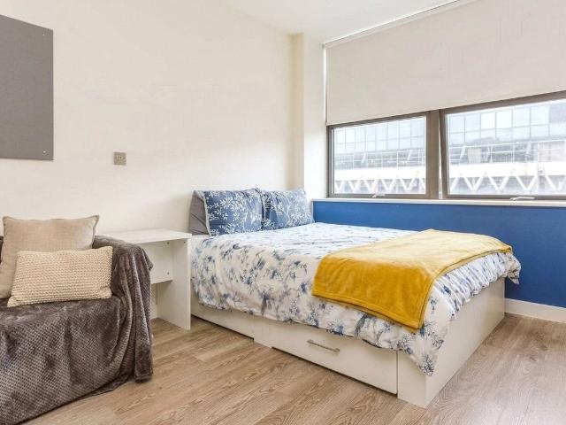 Crown House, 37 41 Prince Street, City Centre, Bristol BS1, Studio to rent, £1,000 pcm | PrimeLocation