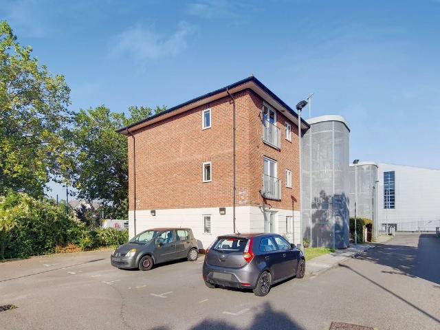 Crown House, Woolwich, London SE18, 2 bed flat to rent, £1,800 pcm | PrimeLocation