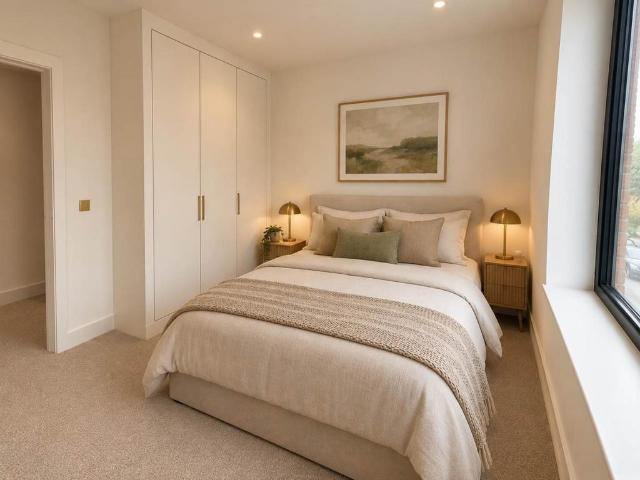 Crown House, Gloucester Road, Redhill 2 bed flat to rent £1,795 pcm £414 pw