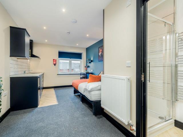 Crown House, Nuneaton, CV11 4BX