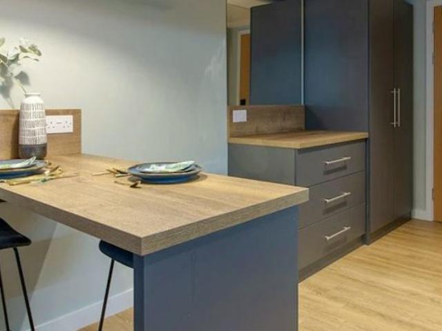Crown House Sheffield Premium Superior Studio