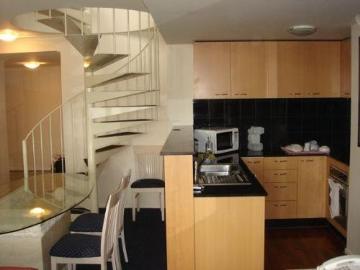 CROWN JEWEL OF HARBOUR VIEW APTS with 75sqm beautiful balcony over Marvel Stadium