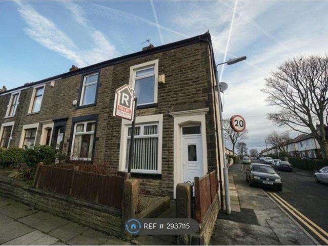 Crown Lane, Horwich, Bolton BL6, 2 bed terraced house to rent, £895 pcm | PrimeLocation
