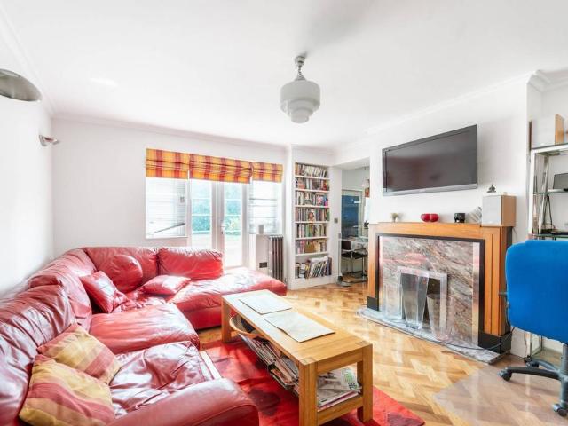 Crown Lane, London, SW16 3JE, United Kingdom | 2 bed apartment for rent #138593992 | Rentberry