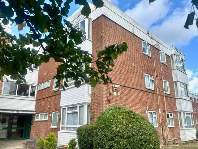 Crown Meadow, Slough SL3, 1 bed flat to rent, £1,400 pcm | PrimeLocation
