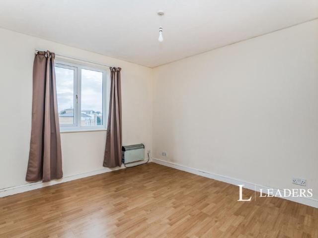 Crown Mews, 15 Clarence Road. 2 bed flat to rent £850 pcm £196 pw