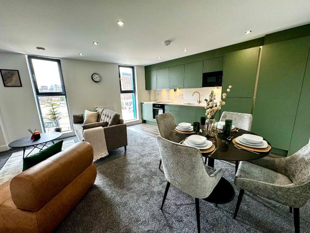 Crown Point Road, Hunslet, Leeds LS10, 2 bed flat to rent, £1,195 pcm | PrimeLocation