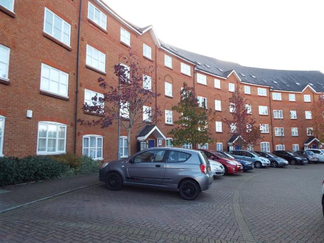 Crown Quay, Bedford MK40, 2 bed flat to rent, £1,200 pcm | PrimeLocation