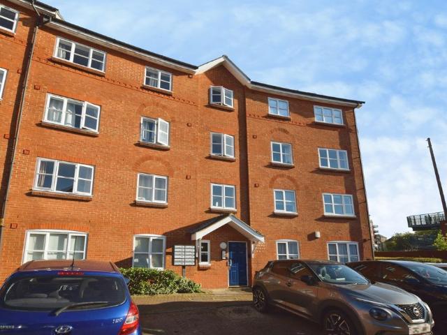 Crown Quay, Prebend Street, Bedford MK40, 2 bed flat to rent, £1,300 pcm | PrimeLocation