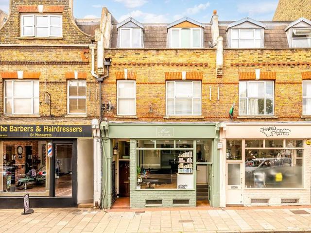 Crown Road, Twickenham TW1 Studio to rent £1,250 pcm £288 pw