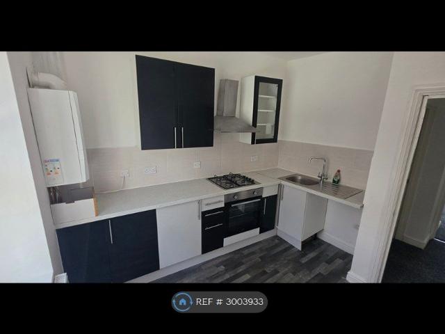 Crown St, Northwich CW9, 2 bed flat to rent, £800 pcm | PrimeLocation