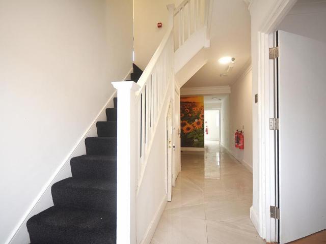 Crownfield Avenue, IG27RR 1 bed end of terrace house to rent £7,000 pcm £1,615 pw