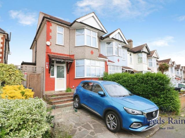 Crownhill Road, Woodford Green IG8, 3 bed shared accommodation to rent, £2,200 pcm | PrimeLocation