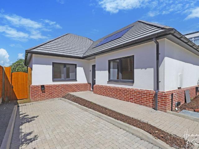Crows Road, Epping CM16, 3 bed detached bungalow to rent, £3,250 pcm | PrimeLocation