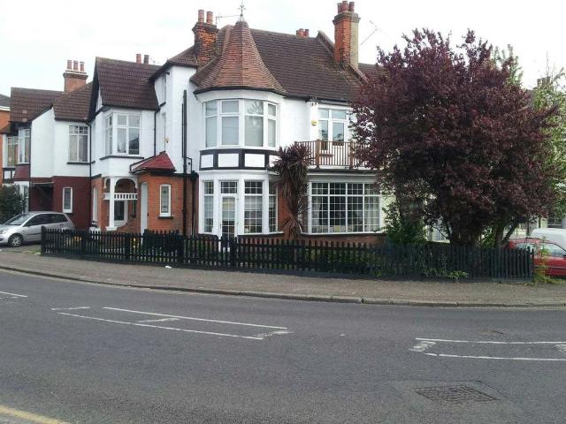 Crowstone Avenue, Westcliff On Sea SS0, 2 bed flat to rent, £1,350 pcm | PrimeLocation