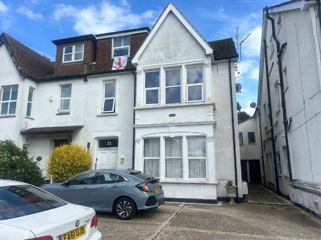 Crowstone Road, Westcliff on Sea SS0 1 bed flat to rent £1,050 pcm £242 pw