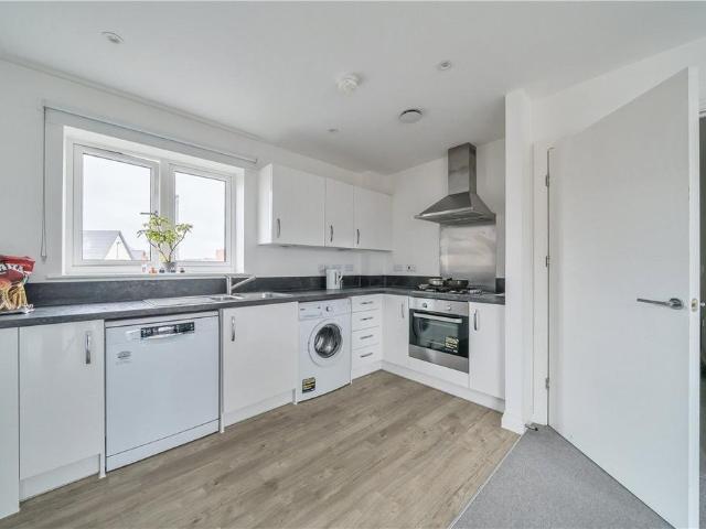 Croxden Way, Daventry, NN11 1 bed apartment to rent £895 pcm £207 pw