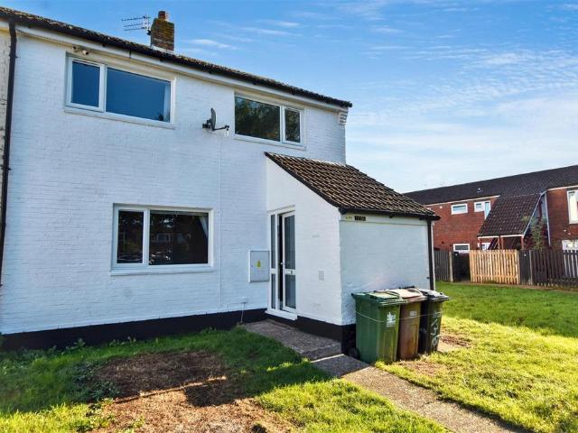 Croxden Way, Eastbourne 3 bed end of terrace house to rent £1,350 pcm £312 pw