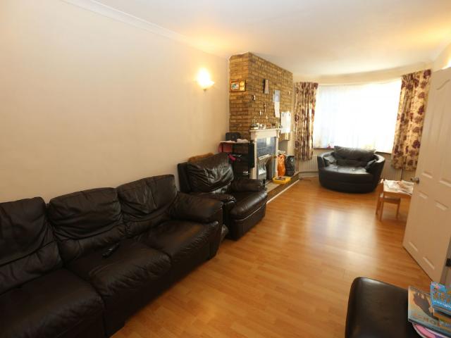 Croxley Green WD3, 3 bed semi detached house to rent, £2,200 pcm | PrimeLocation
