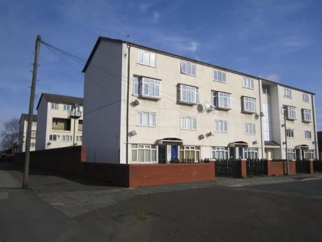 Croxteth Hall Lane, Croxteth, Liverpool L11, 3 bed flat to rent, £700 pcm | PrimeLocation