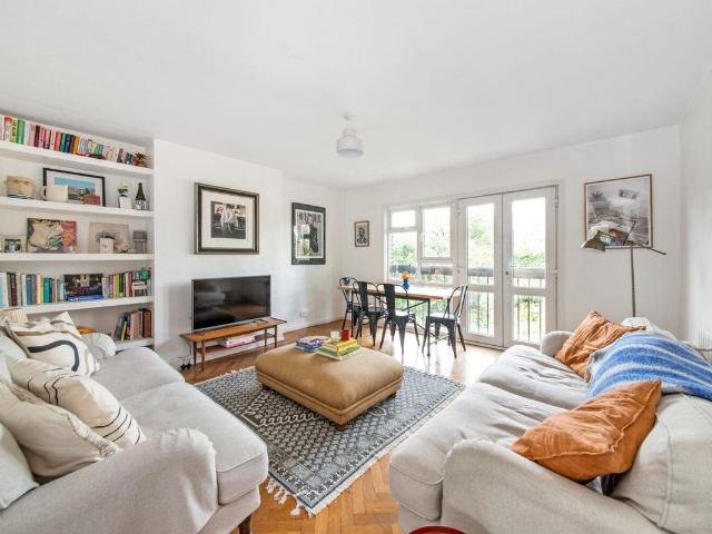 Croxted Road, Dulwich, London SE21, 3 bed flat to rent, £2,250 pcm | PrimeLocation
