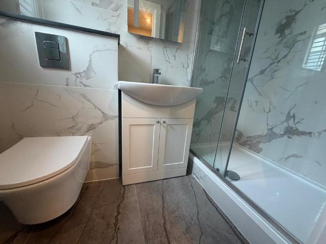 London CR0 1 bed flat to rent £1,425 pcm £329 pw