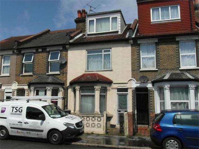 Croydon CR0 1 bed in a house share to rent £700 pcm £162 pw