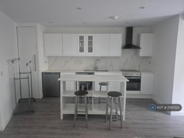 Croydon, Croydon, CR7 1 bed in a house share to rent £1,220 pcm £282 pw