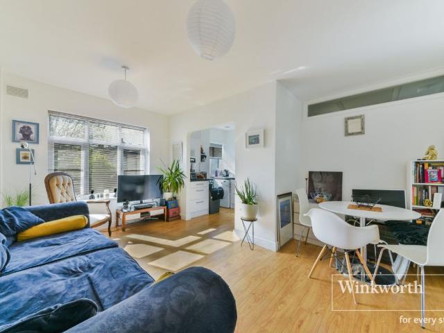 Croydon Road, Beckenham BR3, 2 bed flat to rent, £1,900 pcm | PrimeLocation