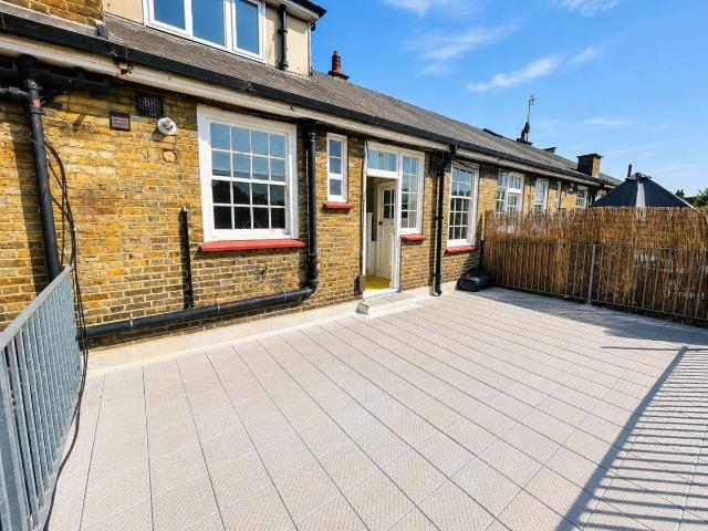 Croydon Road, Beckenham BR3, 3 bed maisonette to rent, £2,300 pcm | PrimeLocation