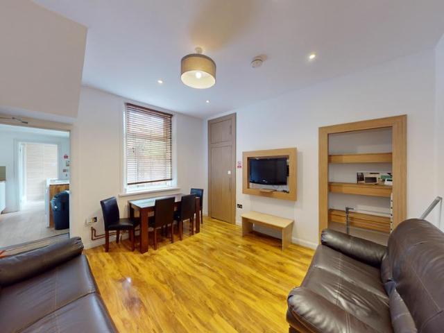 Croydon Road, Newcastle upon Tyne NE4 1 bed in a house share to rent £386 pcm £89 pw