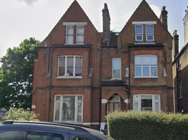 Croydon Road, Penge, London SE20, 3 bed flat to rent, £3,000 pcm | PrimeLocation