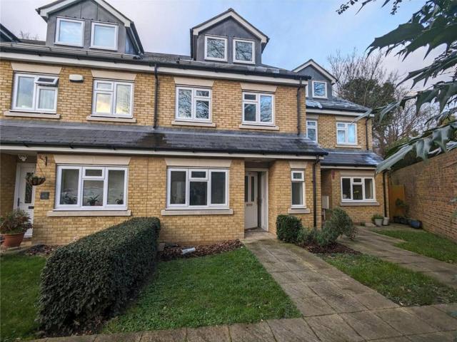 Croydon SE25 Studio to rent £1,000 pcm £231 pw