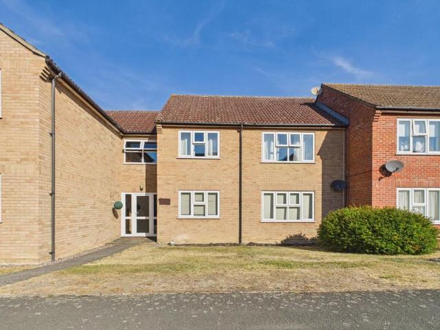 Crockfords Road, Newmarket, CB8 2 bed flat to rent £1,100 pcm £254 pw