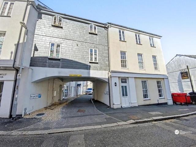Crockwell Street, Bodmin PL31, 2 bed flat to rent, £825 pcm | PrimeLocation