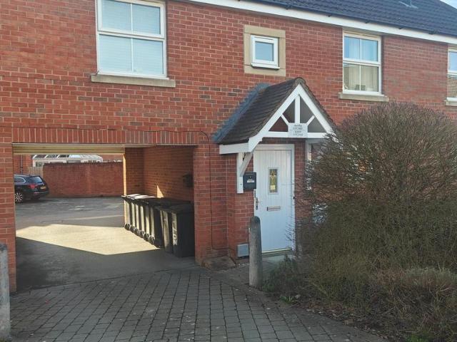 Crocus Cottage, Longridge Way. 2 bed flat to rent £1,050 pcm £242 pw