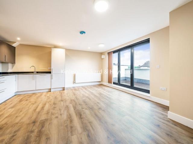 Croft Avenue, West Wickham, Kent, BR4 2 bed flat to rent £2,000 pcm £462 pw