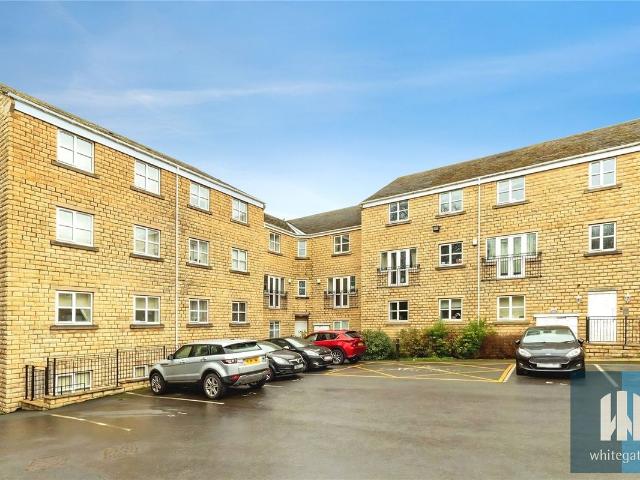 Croft Court, Mount Lane, Rastrick, Brighouse HD6, 2 bed flat to rent, £775 pcm | PrimeLocation
