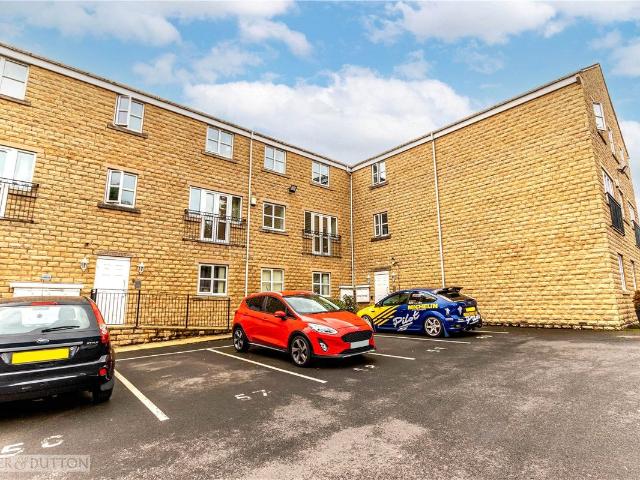 Croft Court, Mount Lane, Rastrick, Brighouse HD6, 2 bed flat to rent, £700 pcm | PrimeLocation