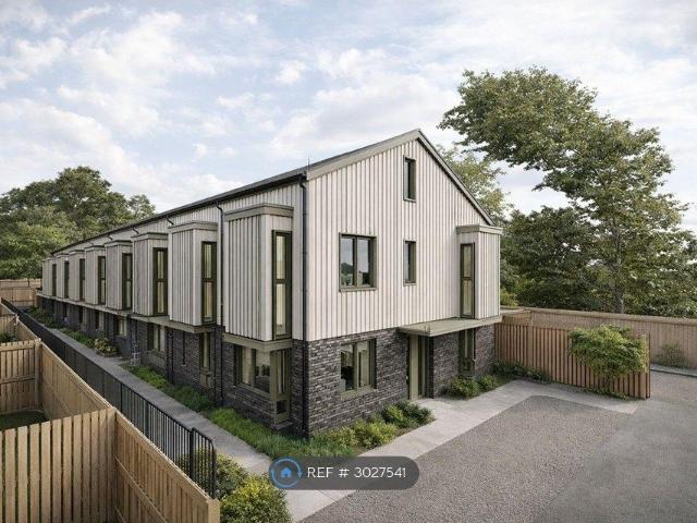 Croft Hall, Edenbridge TN8, 3 bed terraced house to rent, £2,200 pcm | PrimeLocation