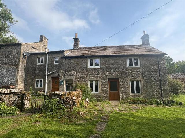 Croft House, Skirethorns Lane. 3 bed house to rent £1,400 pcm £323 pw