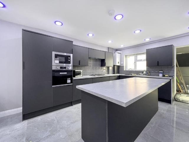 Croft Road, Leicester, LE9 3 bed house to rent £1,375 pcm £317 pw
