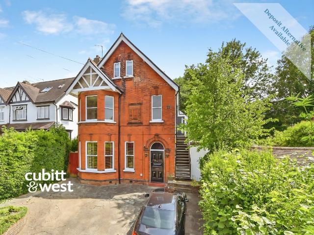 Croft Road, Sutton SM1, 2 bed maisonette to rent, £1,800 pcm | PrimeLocation