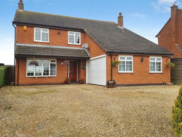 Croft Road, Thurlaston 4 bed detached house to rent £1,995 pcm £460 pw