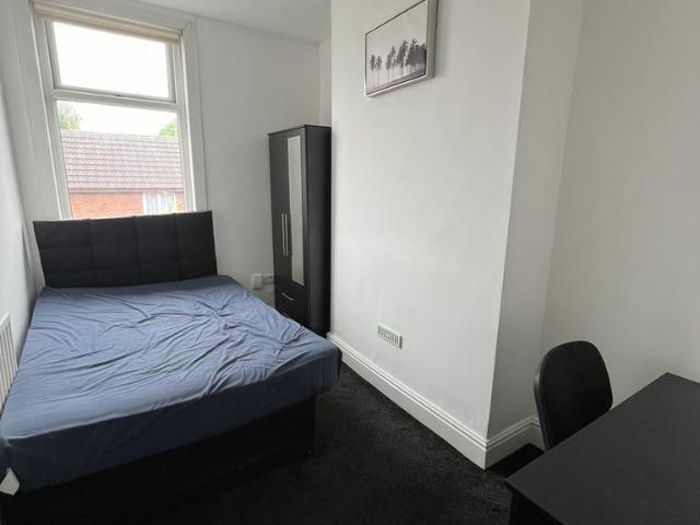 Croft Street, Salford M7 1 bed in a house share to rent £525 pcm £121 pw